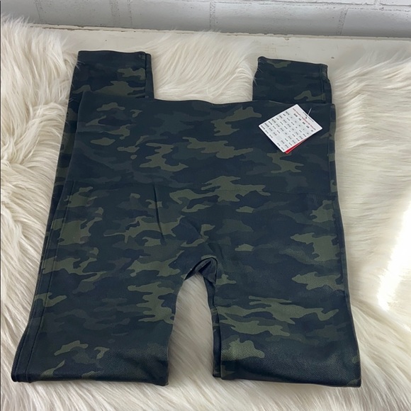 Spanx NWT High Waisted Look At Me Camo Leggings - Picture 12 of 14
